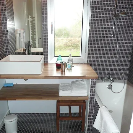 Hotel Domaine Du Normandoux, The Originals Relais 3*