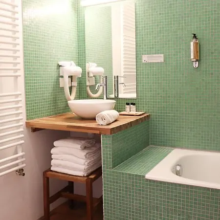 Domaine Du Normandoux, The Originals Relais Hotel Tercé